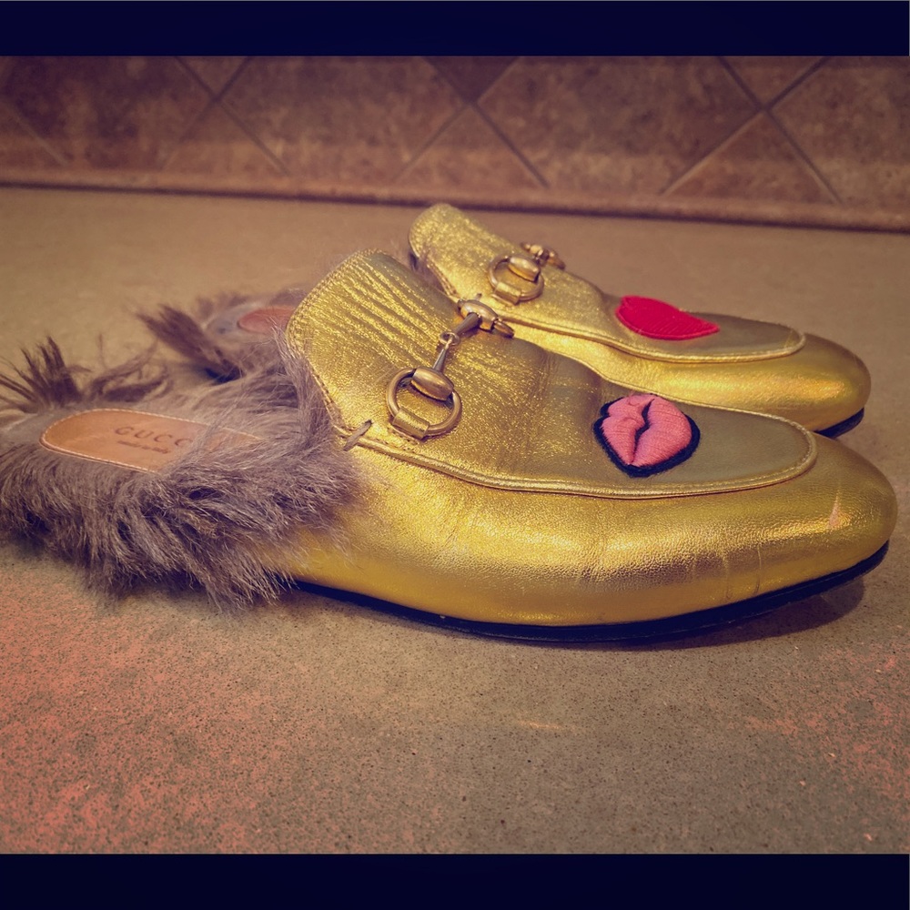 Gold Gucci loafers with heart kiss emoji. Size 38
